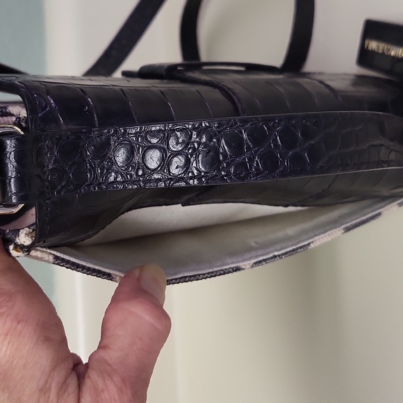 Vince camuto kali crossbow top handle bag New never been used - Picture 7 of 7